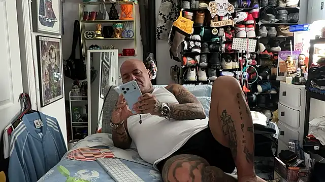 Snapshot of joeytatts66 chatting on 14, 1, 2026 joeytatts66 online show from 14, 1, 2026