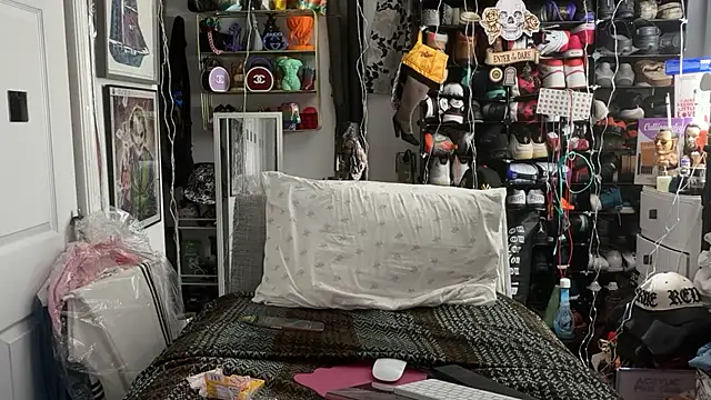 Snapshot of joeytatts66 chatting on 2, 3, 2026 joeytatts66 online show from 2, 3, 2026