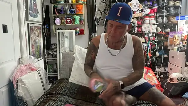 Snapshot of joeytatts66 chatting on 3, 3, 2026 joeytatts66 online show from 3, 3, 2026