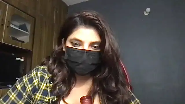 callmeshreya online show from 23, 4, 2026