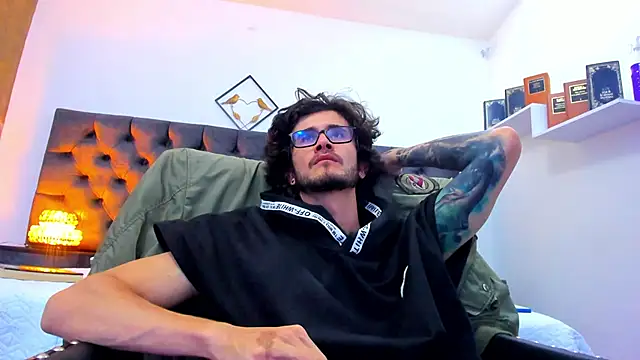 Snapshot of Loggan_donnelly chatting on 21, 12, 2024 Loggan donnelly online show from 21, 12, 2024