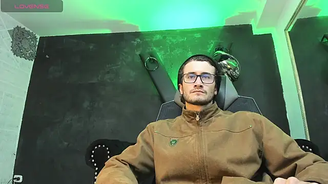 Snapshot of Loggan_donnelly chatting on 16, 9, 2025 Loggan donnelly online show from 16, 9, 2025