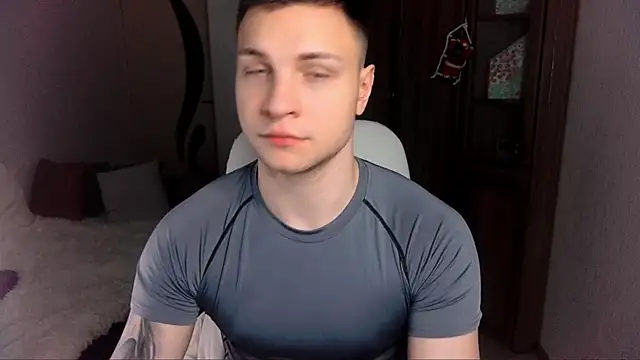 handsome guy01 online show from 28, 12, 2024