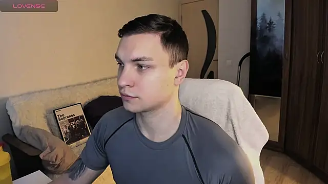 handsome guy01 online show from 4, 10, 2025