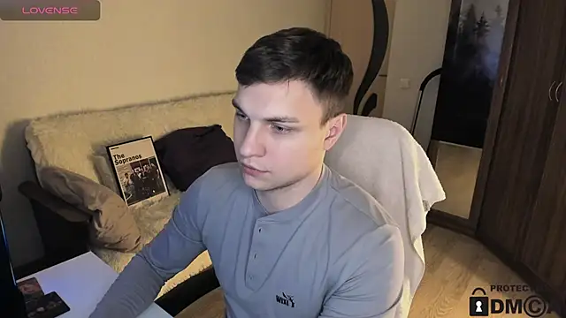 handsome guy01 online show from 10, 10, 2025