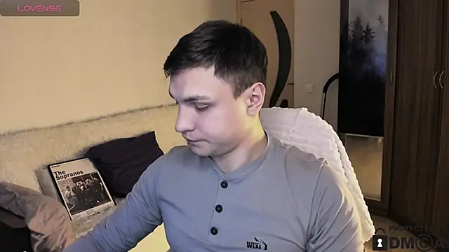 handsome guy01 online show from 14, 10, 2025