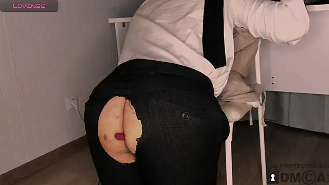 handsome guy01 online show from 13, 12, 2025