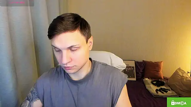 handsome guy01 online show from 4, 3, 2026