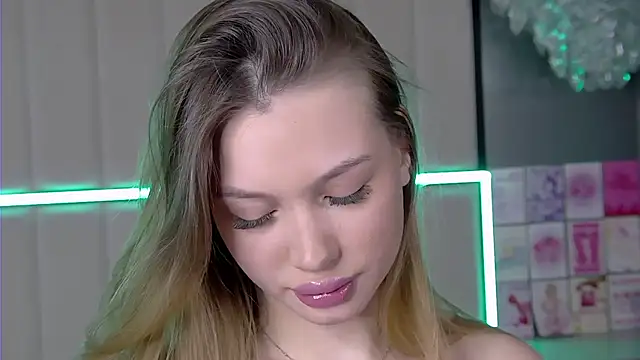 ViolaFlirt online show from 1, 2, 2025