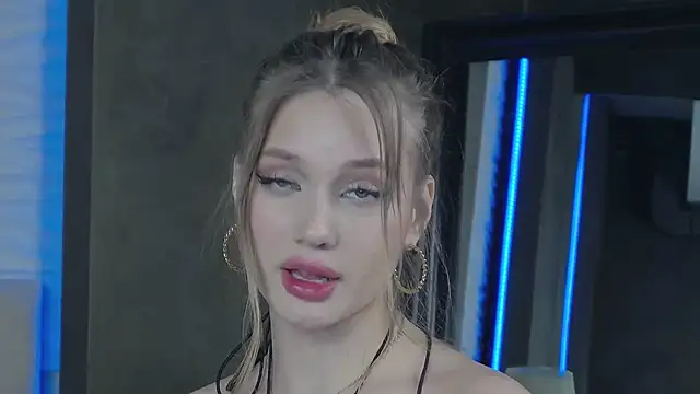 ViolaFlirt online show from 9, 2, 2025