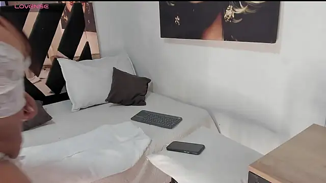 Alenajones online show from 29, 6, 2026