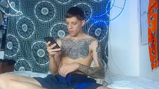 Snapshot of Adam_hard_ chatting on 21, 11, 2025 Adam hard online show from 21, 11, 2025