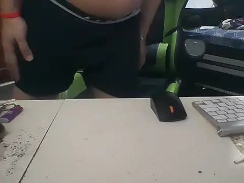 Snapshot of SOLESFETISHBR chatting on 16, 11, 2025 SOLESFETISHBR online show from 16, 11, 2025