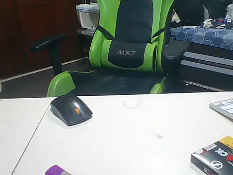 Snapshot of SOLESFETISHBR chatting on 18, 11, 2025 SOLESFETISHBR online show from 18, 11, 2025