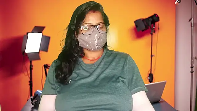 Snapshot of mamoni91 chatting on 27, 9, 2025 mamoni91 online show from 27, 9, 2025