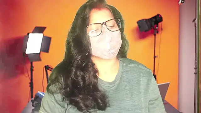 Snapshot of mamoni91 chatting on 4, 10, 2025 mamoni91 online show from 4, 10, 2025