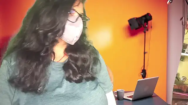 Snapshot of mamoni91 chatting on 6, 10, 2025 mamoni91 online show from 6, 10, 2025