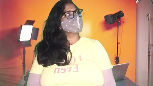 Snapshot of mamoni91 chatting on 15, 10, 2025 mamoni91 online show from 15, 10, 2025