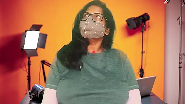 Snapshot of mamoni91 chatting on 27, 10, 2025 mamoni91 online show from 27, 10, 2025