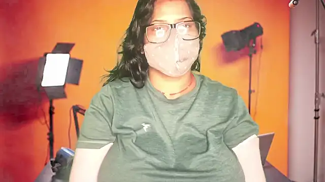 Snapshot of mamoni91 chatting on 3, 11, 2025 mamoni91 online show from 3, 11, 2025