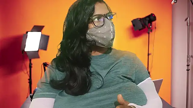 Snapshot of mamoni91 chatting on 17, 11, 2025 mamoni91 online show from 17, 11, 2025