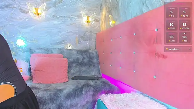 Snapshot of taylorbunny_x chatting on 11, 11, 2025 taylorbunny x online show from 11, 11, 2025