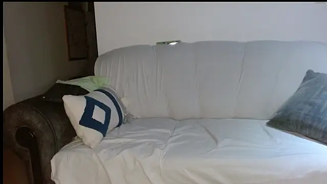 Vanessa Aniston online show from 23, 4, 2026