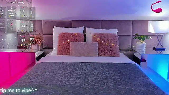 Mayzzie online show from 13, 2, 2025