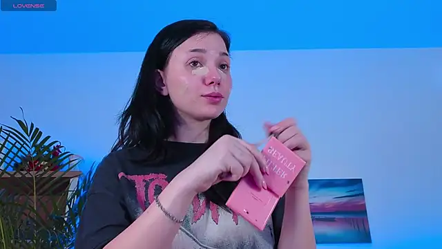 Snapshot of AveryWillow chatting on 12, 1, 2026 AveryWillow online show from 12, 1, 2026