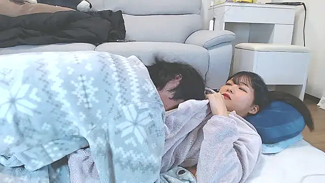 Snapshot of nmnk_CH chatting on 24, 10, 2025 nmnk CH online show from 24, 10, 2025