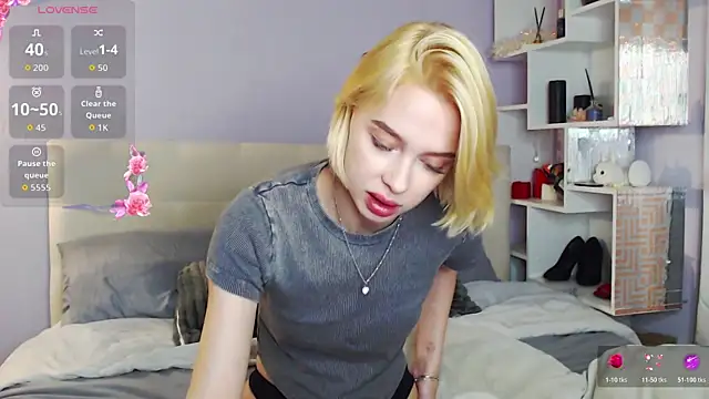 Snapshot of White_Lioness chatting on 21, 10, 2025 White Lioness online show from 21, 10, 2025