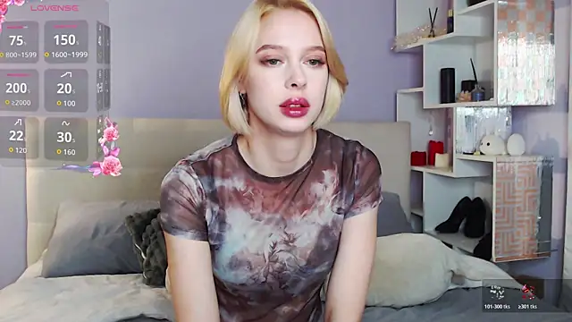 Snapshot of White_Lioness chatting on 7, 11, 2025 White Lioness online show from 7, 11, 2025