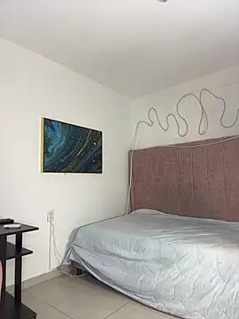 naomiii   online show from 13, 9, 2025