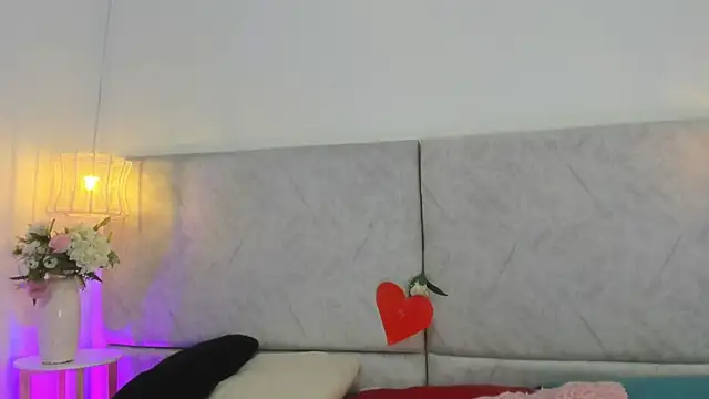 naomiii   online show from 19, 2, 2026