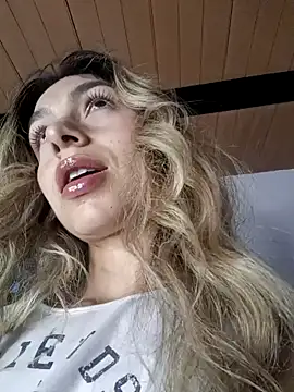 Karolgood3 online show from 13, 12, 2024