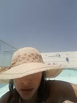 Snapshot of Karolgood3 chatting on 27, 6, 2026 Karolgood3 online show from 27, 6, 2026