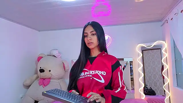 Jazmin tay online show from 30, 11, 2025