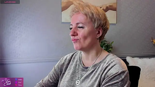 Snapshot of Nika_Smit chatting on 23, 12, 2024 Nika Smit online show from 23, 12, 2024