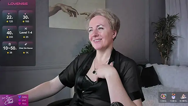 Snapshot of Nika_Smit chatting on 1, 2, 2025 Nika Smit online show from 1, 2, 2025