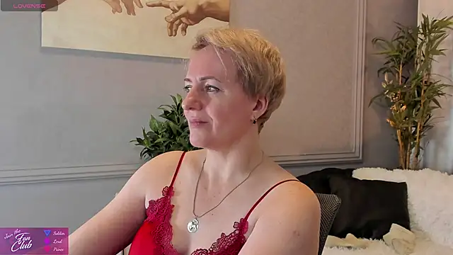 Snapshot of Nika_Smit chatting on 8, 2, 2025 Nika Smit online show from 8, 2, 2025