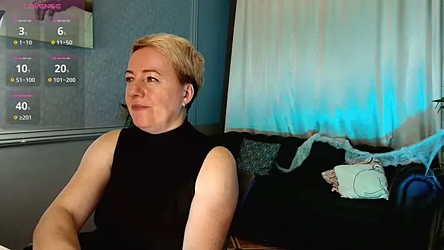 Snapshot of Nika_Smit chatting on 2, 11, 2025 Nika Smit online show from 2, 11, 2025