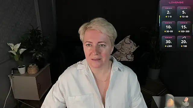 Nika Smit online show from 6, 3, 2026