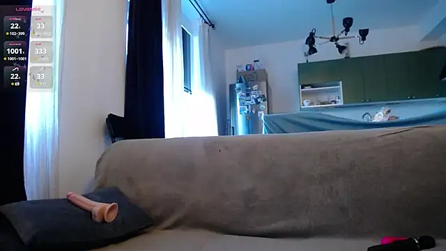 Blond Woman online show from 1, 2, 2025