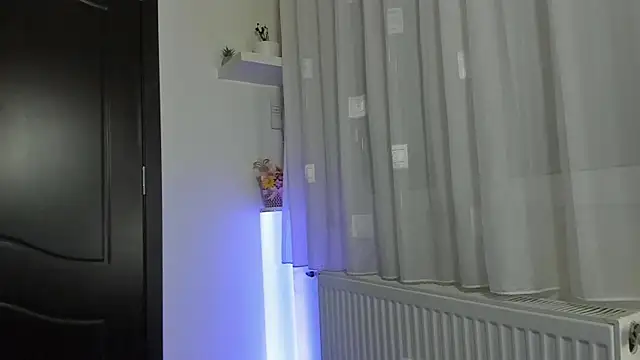 Anahi1993 online show from 2, 2, 2025