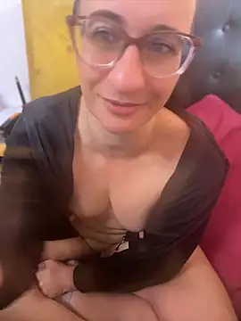 Snapshot of gloria7v05 chatting on 10, 6, 2026 gloria7v05 online show from 10, 6, 2026