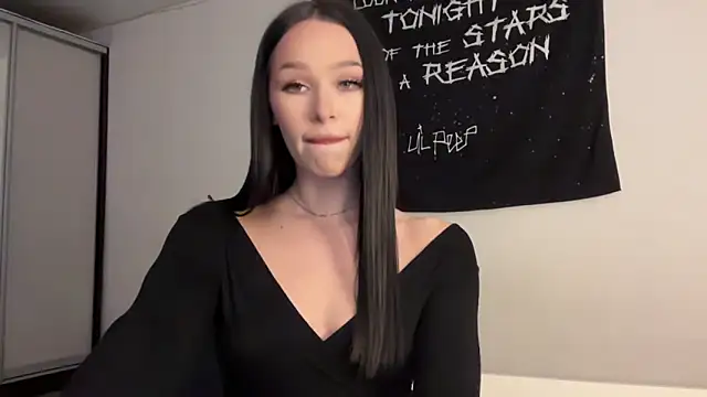 ur molly online show from 18, 12, 2025