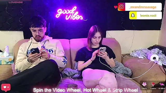 Snapshot of MrAndMrsSavage chatting on 6, 1, 2025 MrAndMrsSavage online show from 6, 1, 2025