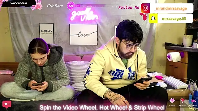 Snapshot of MrAndMrsSavage chatting on 23, 1, 2025 MrAndMrsSavage online show from 23, 1, 2025