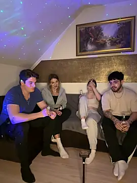 Snapshot of MrAndMrsSavage chatting on 12, 3, 2025 MrAndMrsSavage online show from 12, 3, 2025