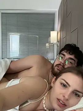 Snapshot of MrAndMrsSavage chatting on 22, 3, 2025 MrAndMrsSavage online show from 22, 3, 2025